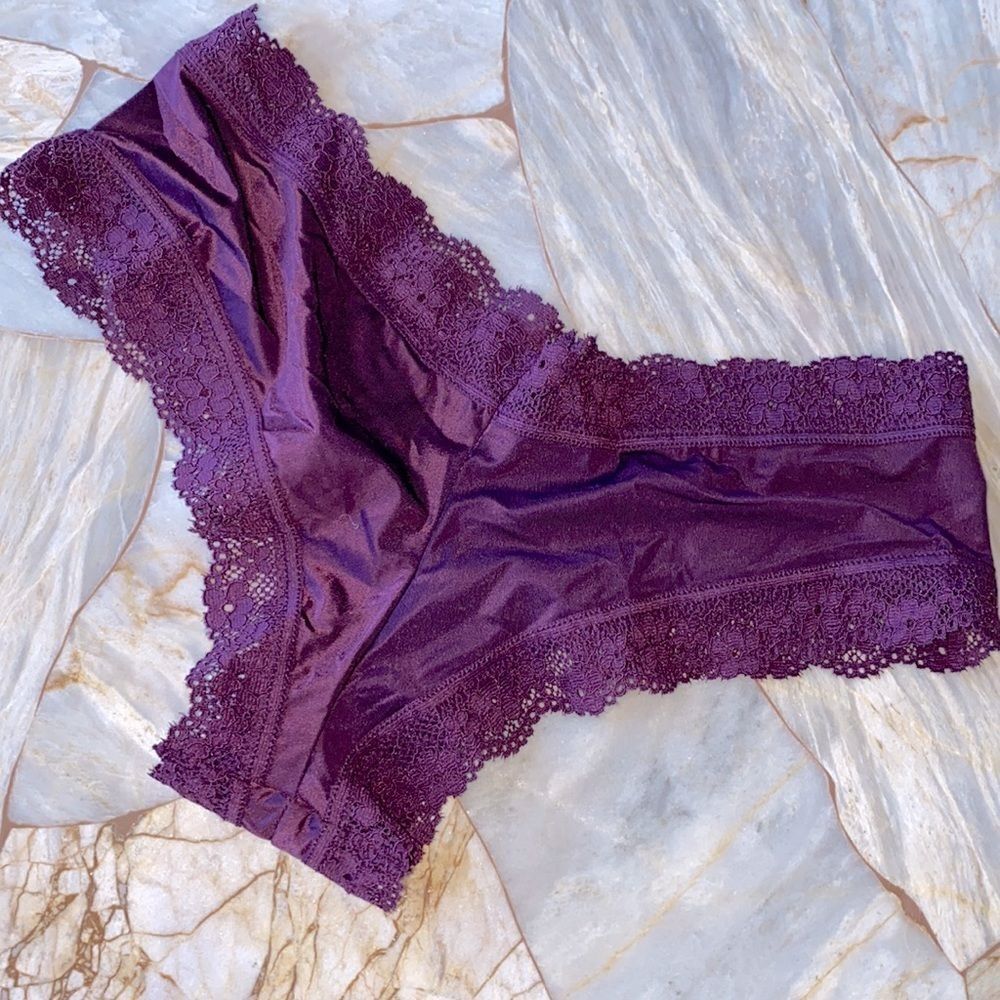 New Victoria’s Secret Cheeky Satin Panty Silky Lace Trim Crisscross Side Small